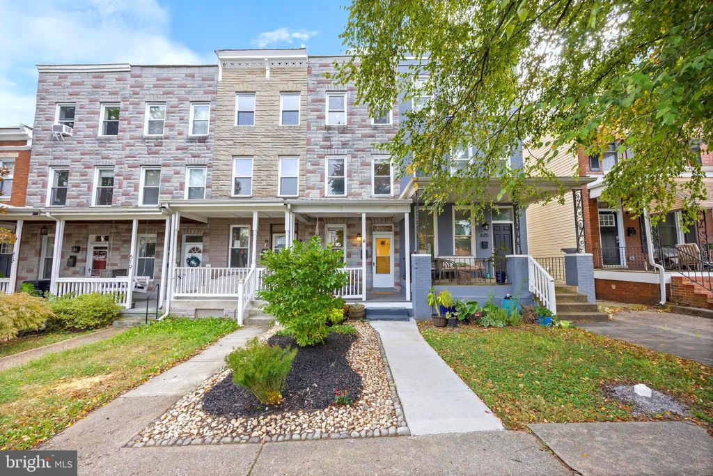 Photo of 623 W 33rd Street, BALTIMORE, MD 21211 (MLS # MDBA2187670)