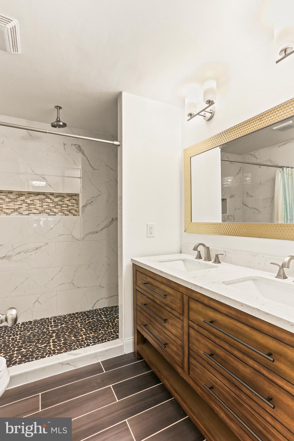 VILLAGE OF KINGS CONTRIVANCE - Residential