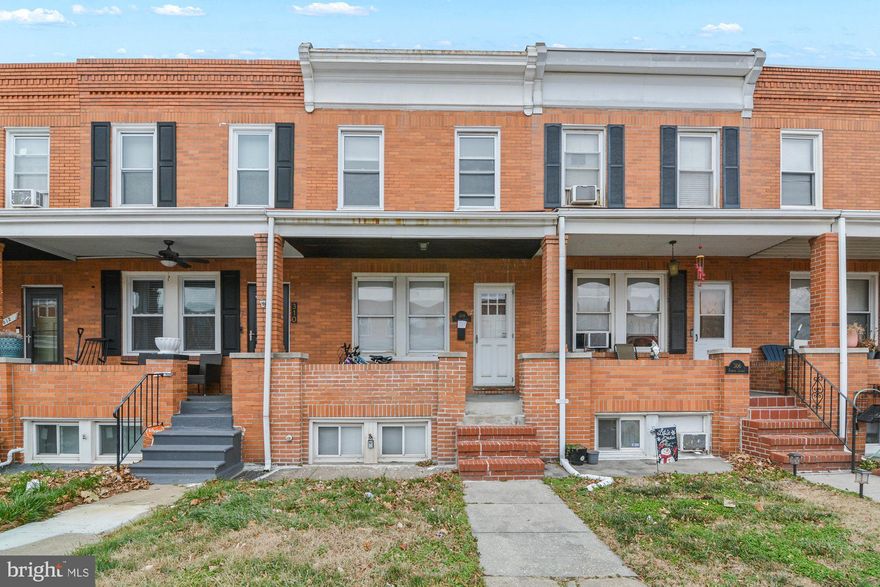 FOR RENT! Top floor 1 bedroom, 1 bath.  Just rehabbed!  Short walk to John Hopkins Bayview campus, short drive to 95.    Turn key, and ready to move in asap