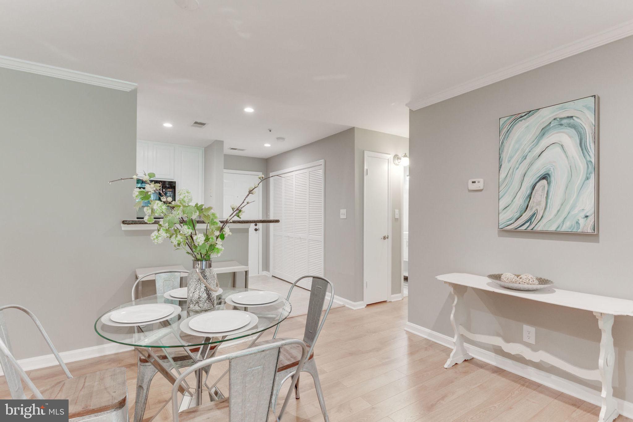 FOUR WINDS AT OAKTON - Residential