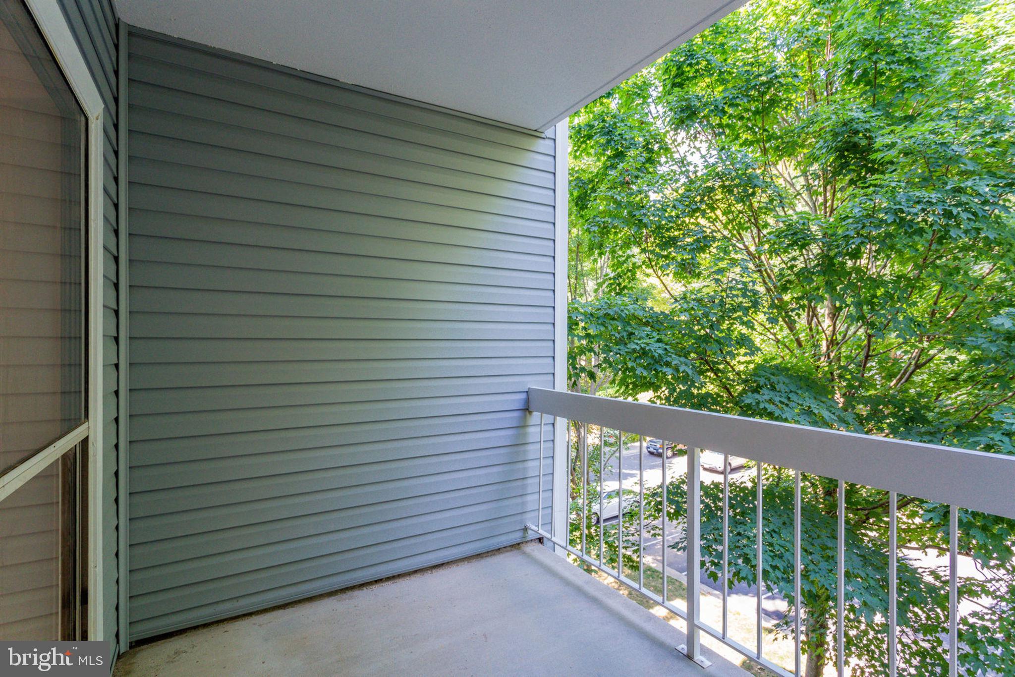 FOUR WINDS AT OAKTON - Residential