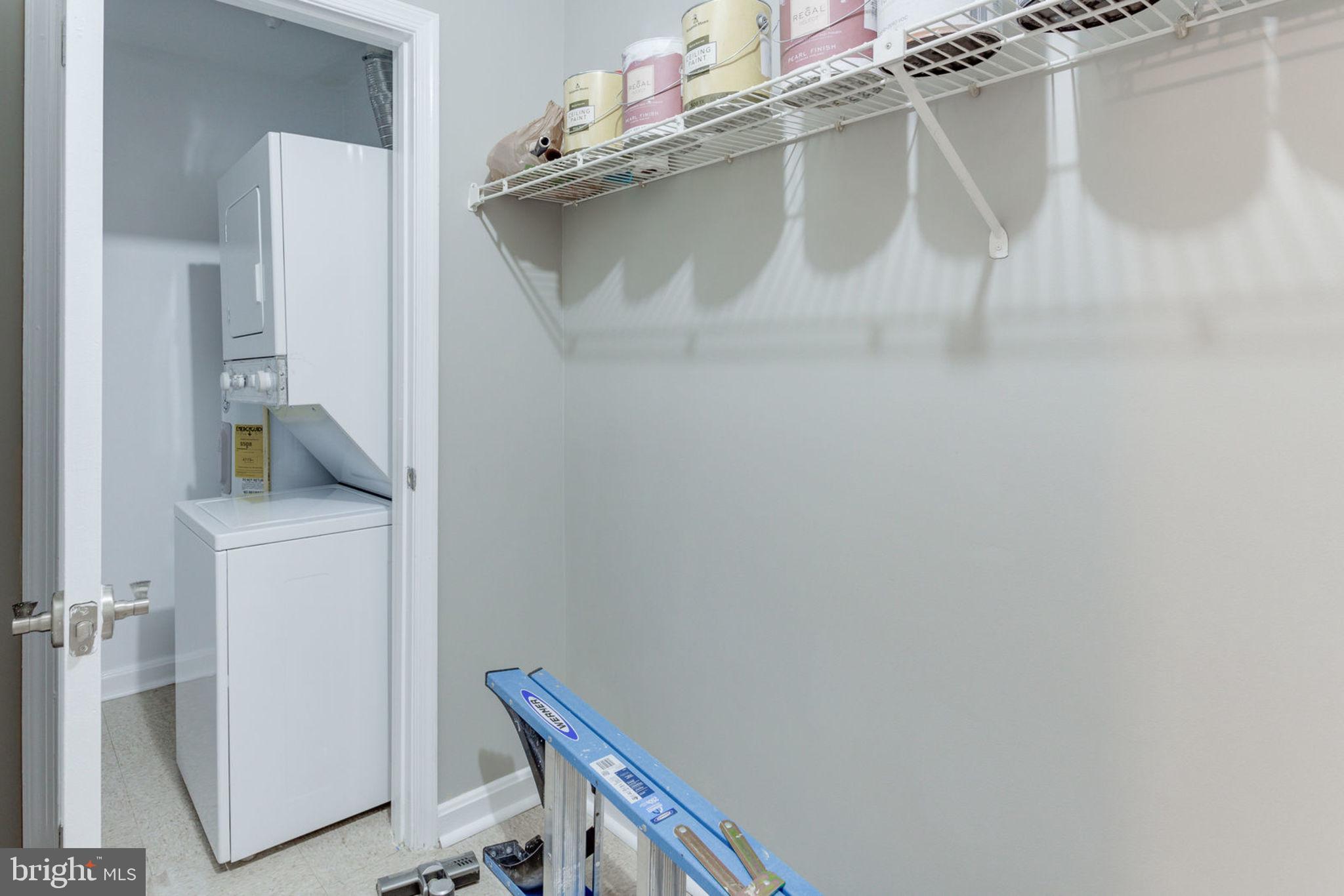 FOUR WINDS AT OAKTON - Residential