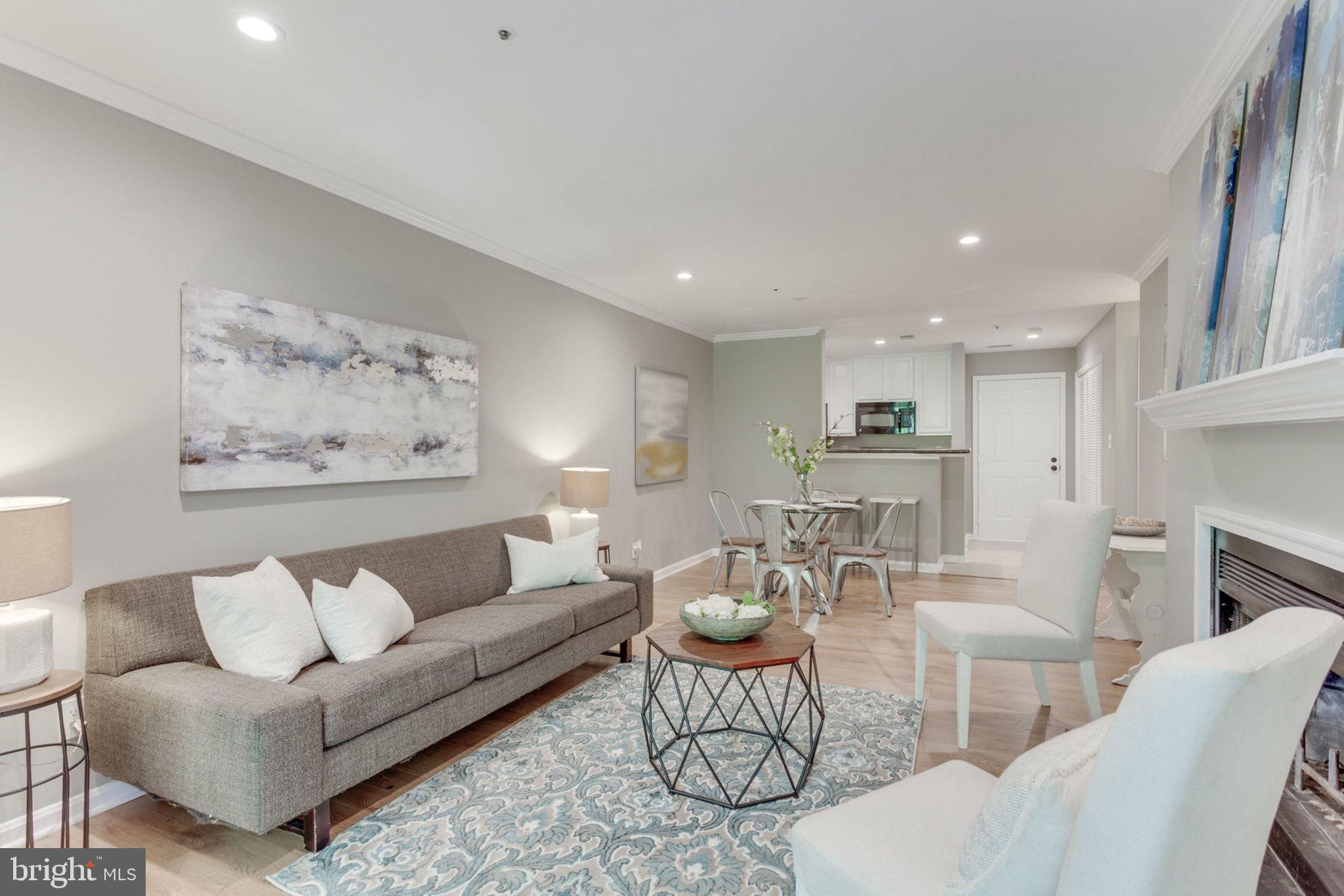 FOUR WINDS AT OAKTON - Residential