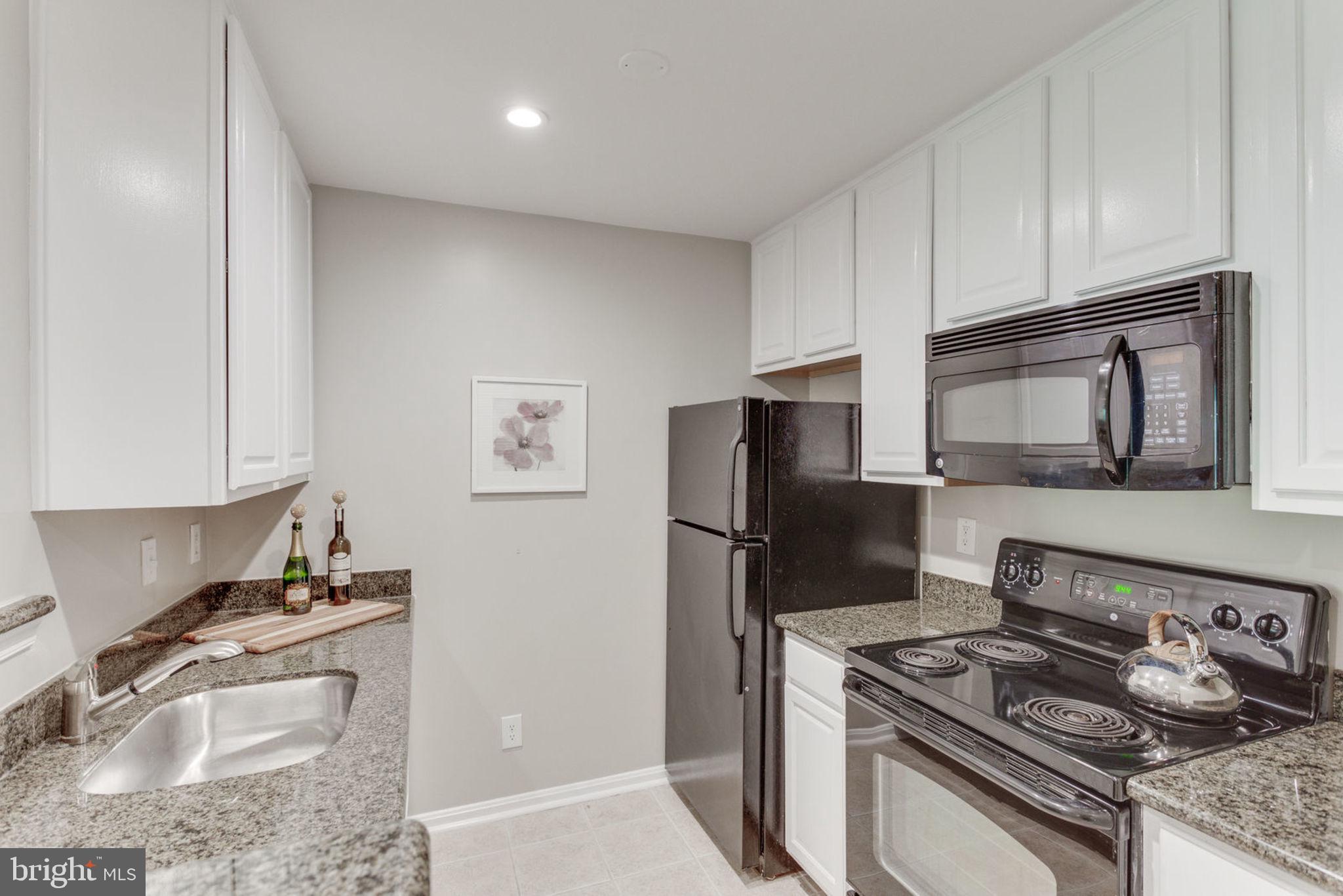 FOUR WINDS AT OAKTON - Residential