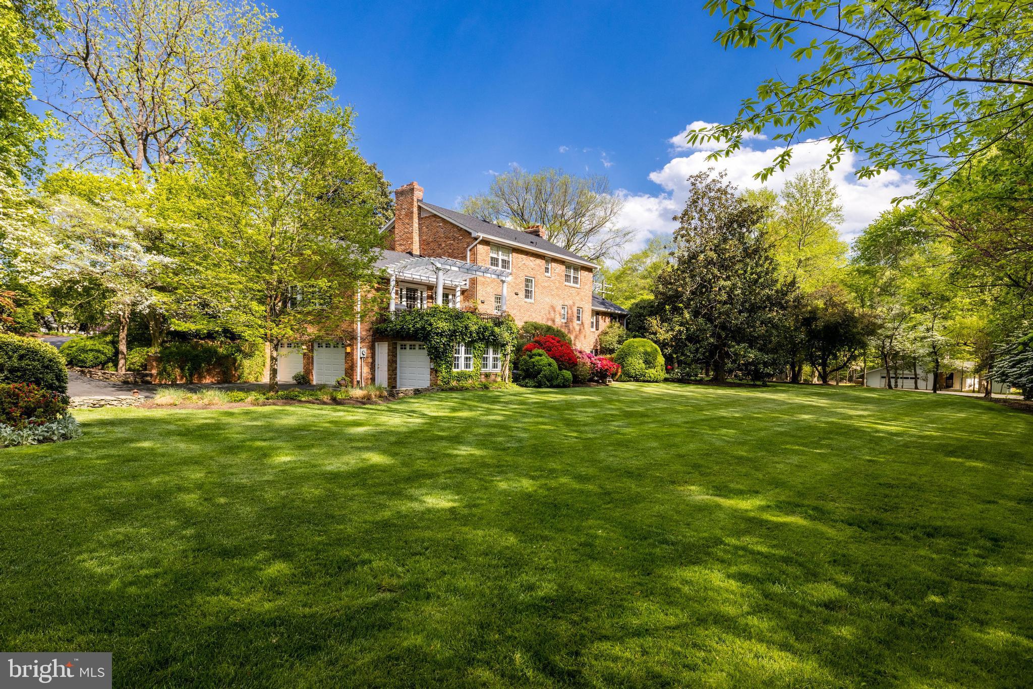 RIVERSIDE MANOR - Residential