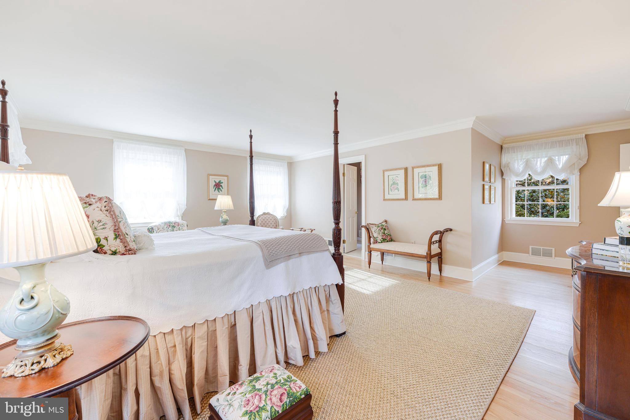 RIVERSIDE MANOR - Residential