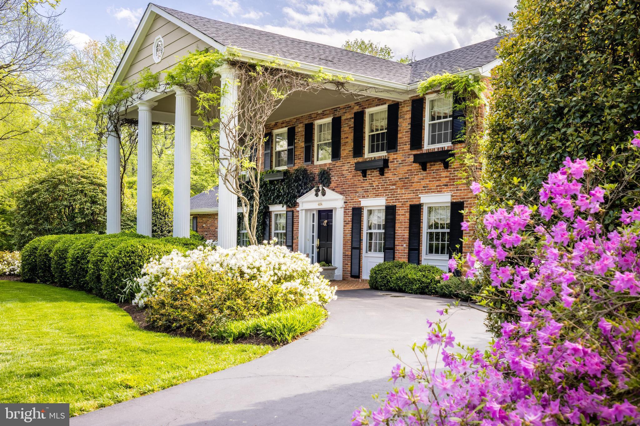 RIVERSIDE MANOR - Residential