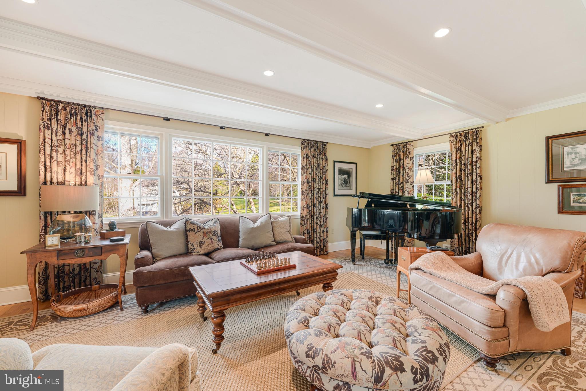 RIVERSIDE MANOR - Residential