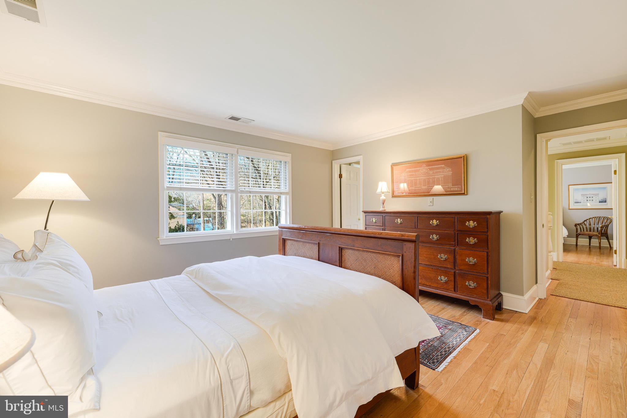 RIVERSIDE MANOR - Residential