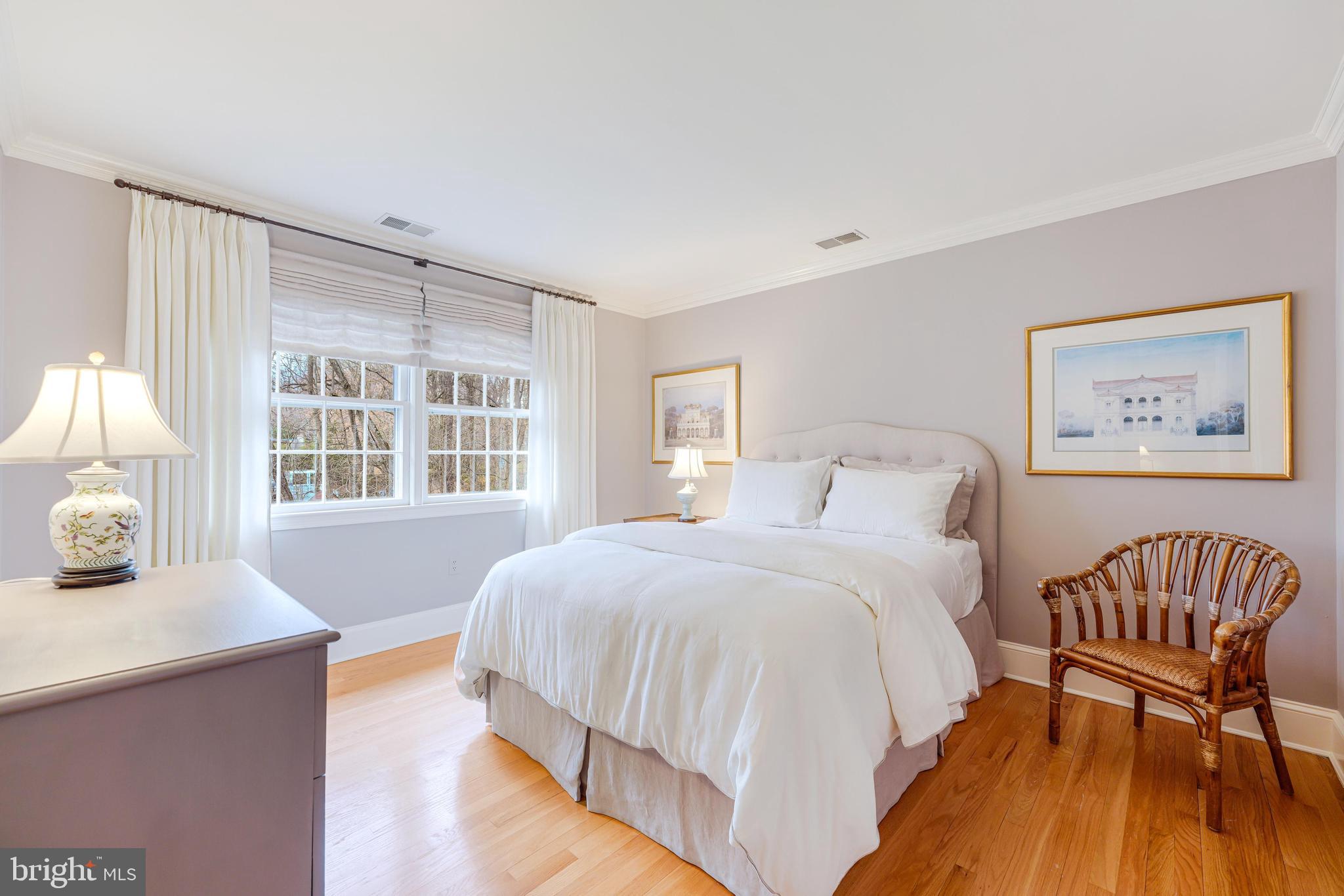 RIVERSIDE MANOR - Residential