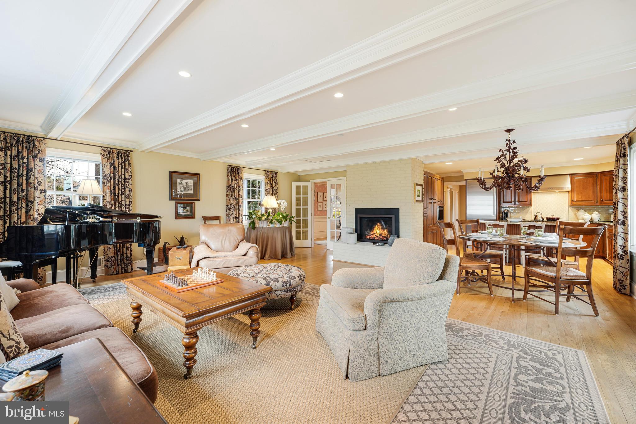 RIVERSIDE MANOR - Residential