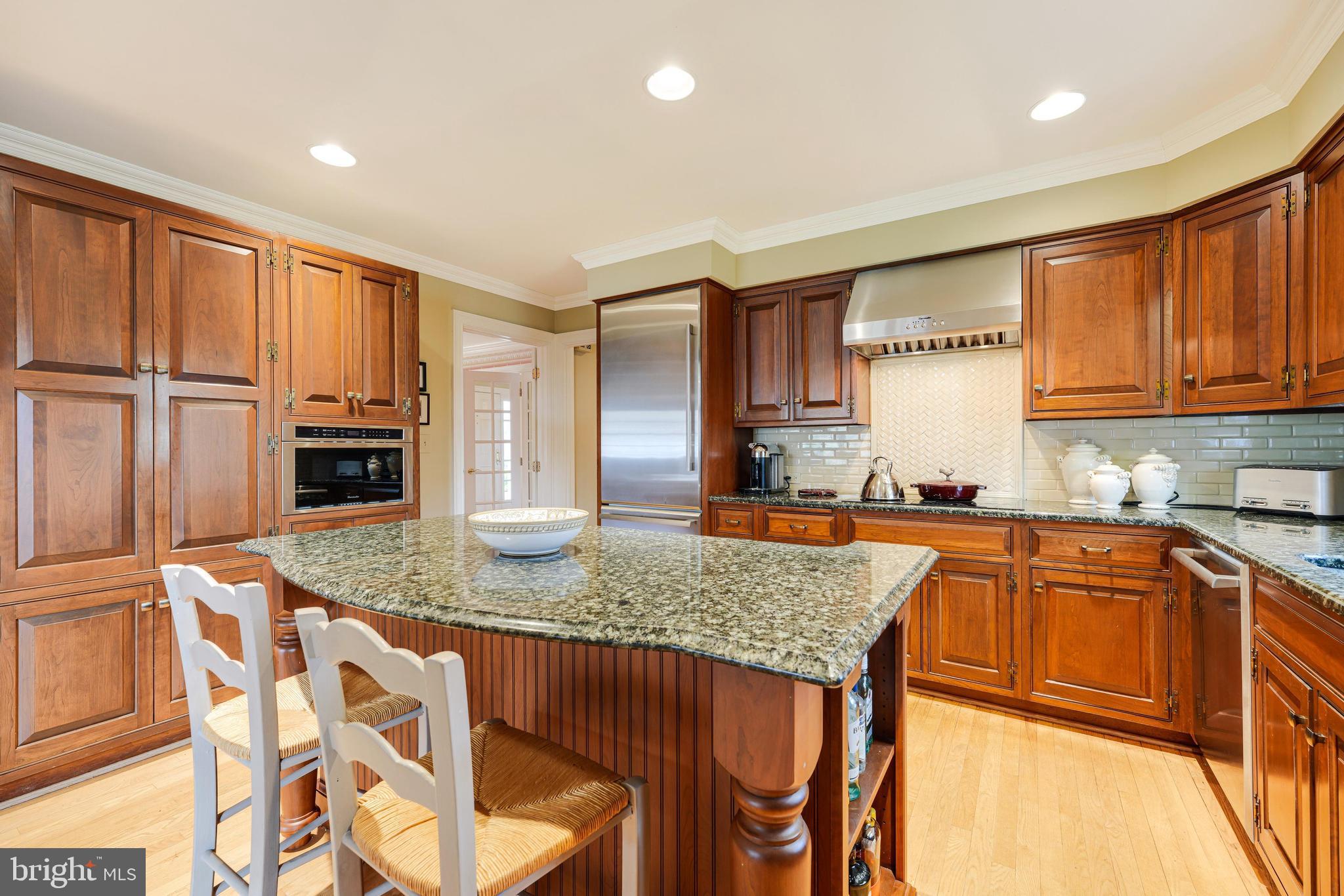 RIVERSIDE MANOR - Residential