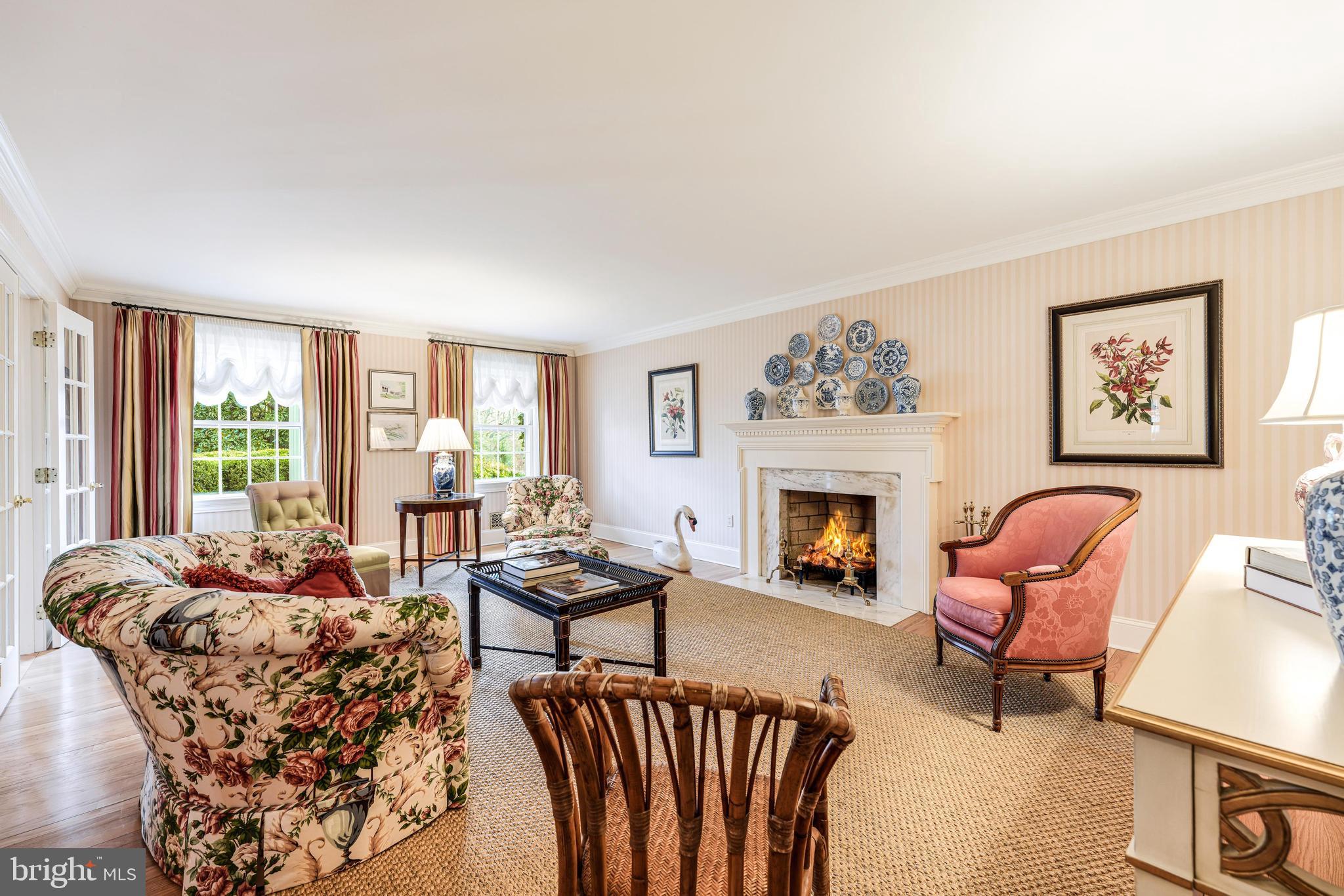 RIVERSIDE MANOR - Residential