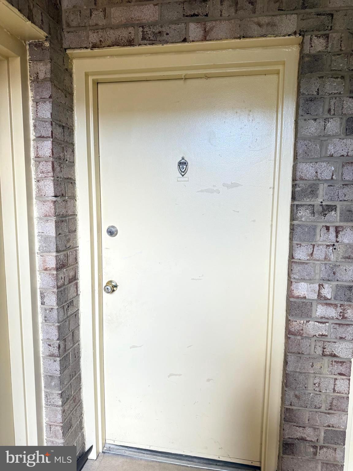 COLCHESTER TOWNE - Residential Lease