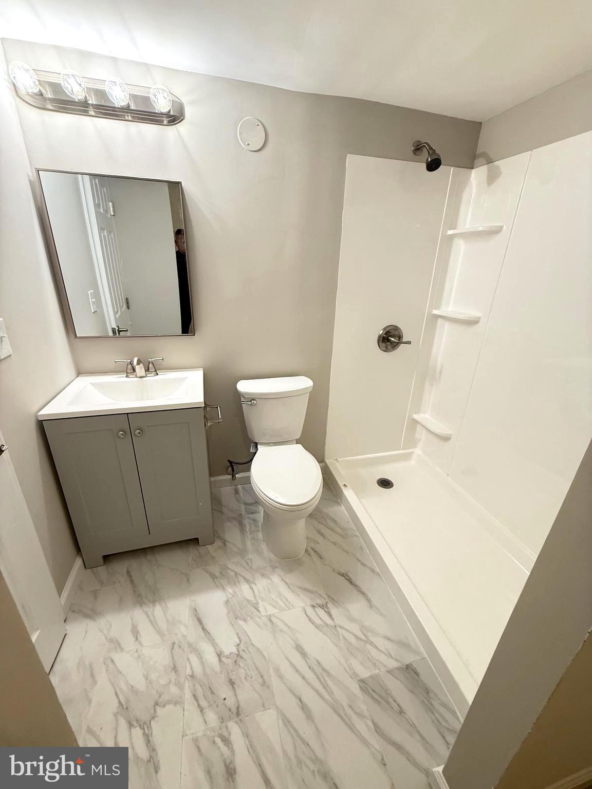 COLCHESTER TOWNE - Residential Lease