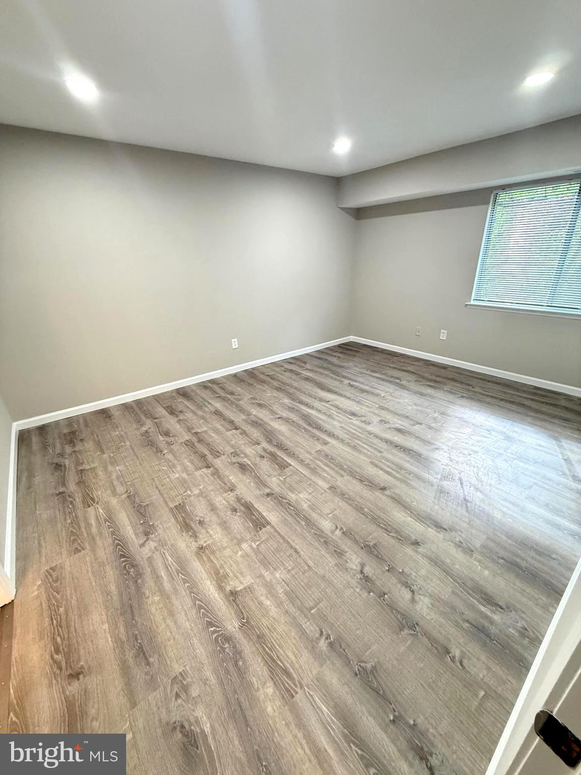 COLCHESTER TOWNE - Residential Lease