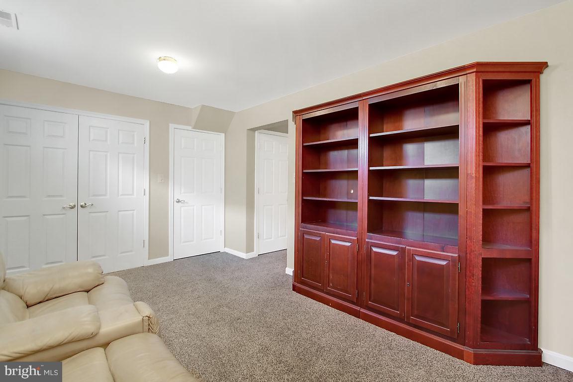 PEACEFIELDS - Residential