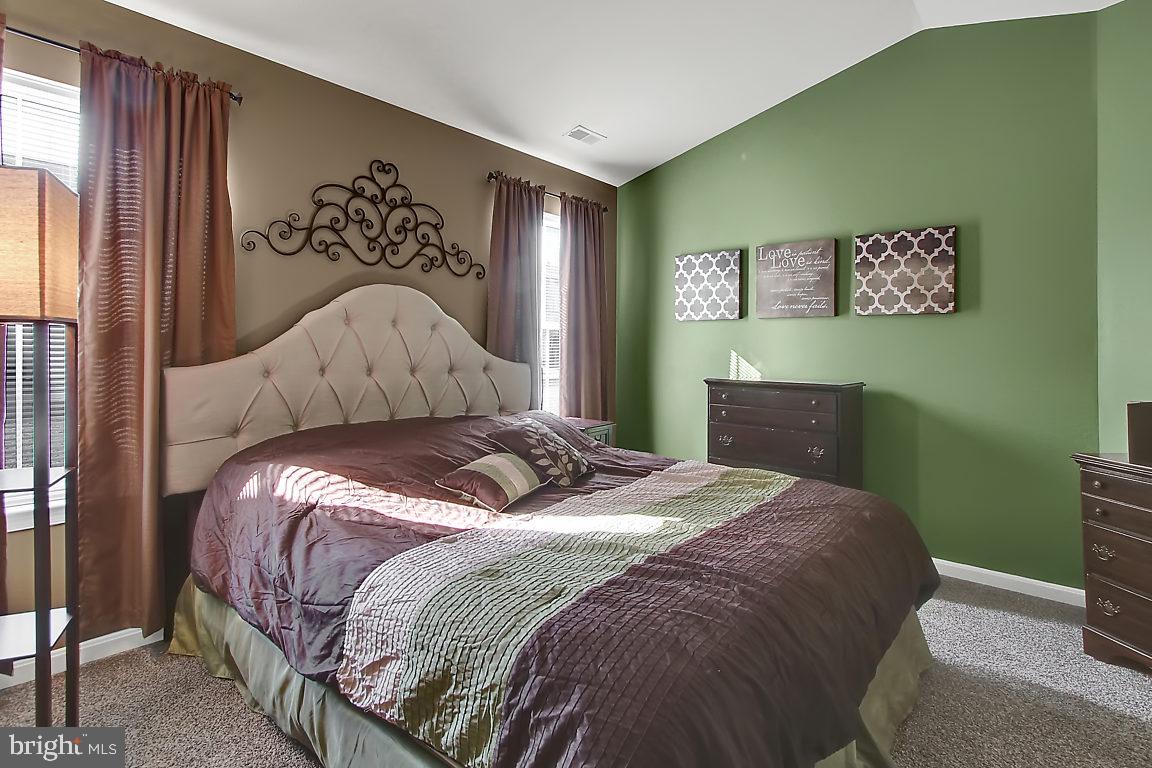 PEACEFIELDS - Residential