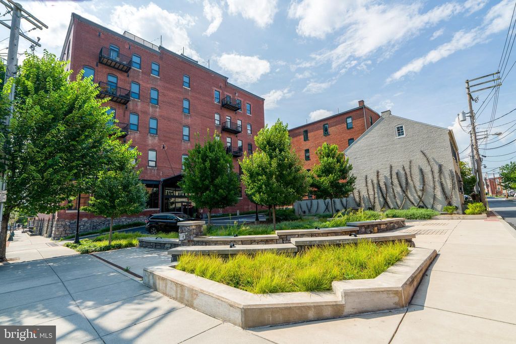 Photo of 41 W Lemon Street #304, LANCASTER, PA 17603 (MLS # PALA2073810)