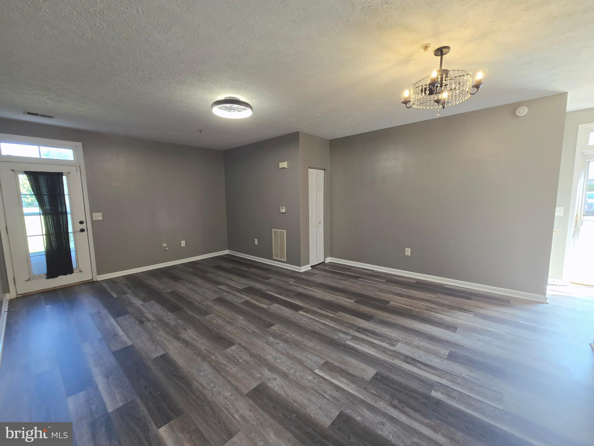 SOMERSET - Residential