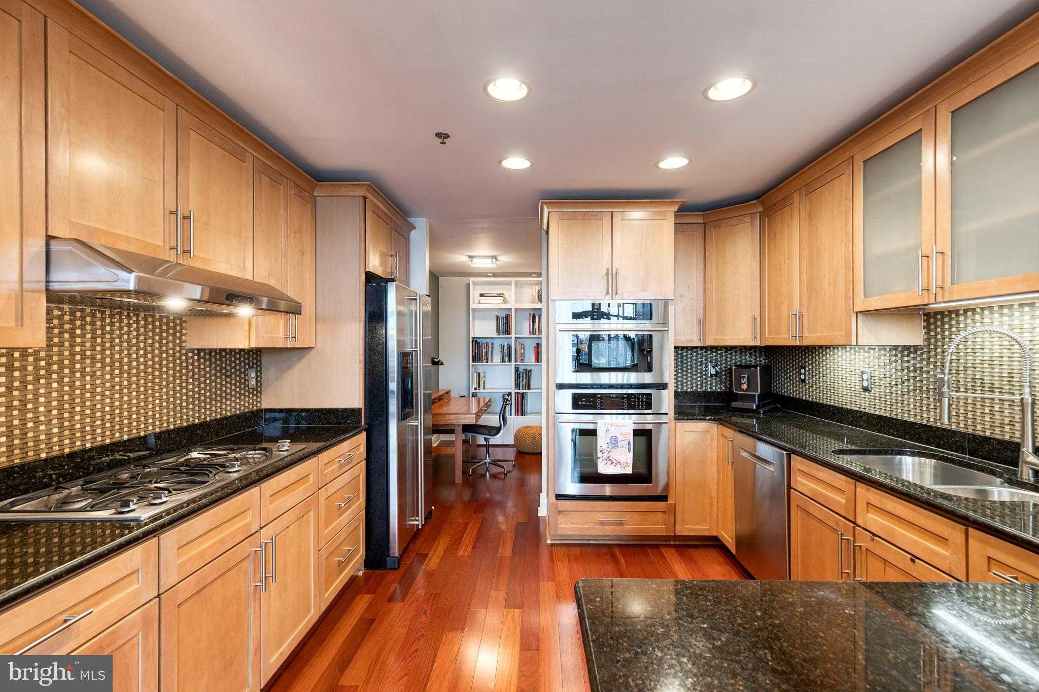 HARBOR EAST - Residential