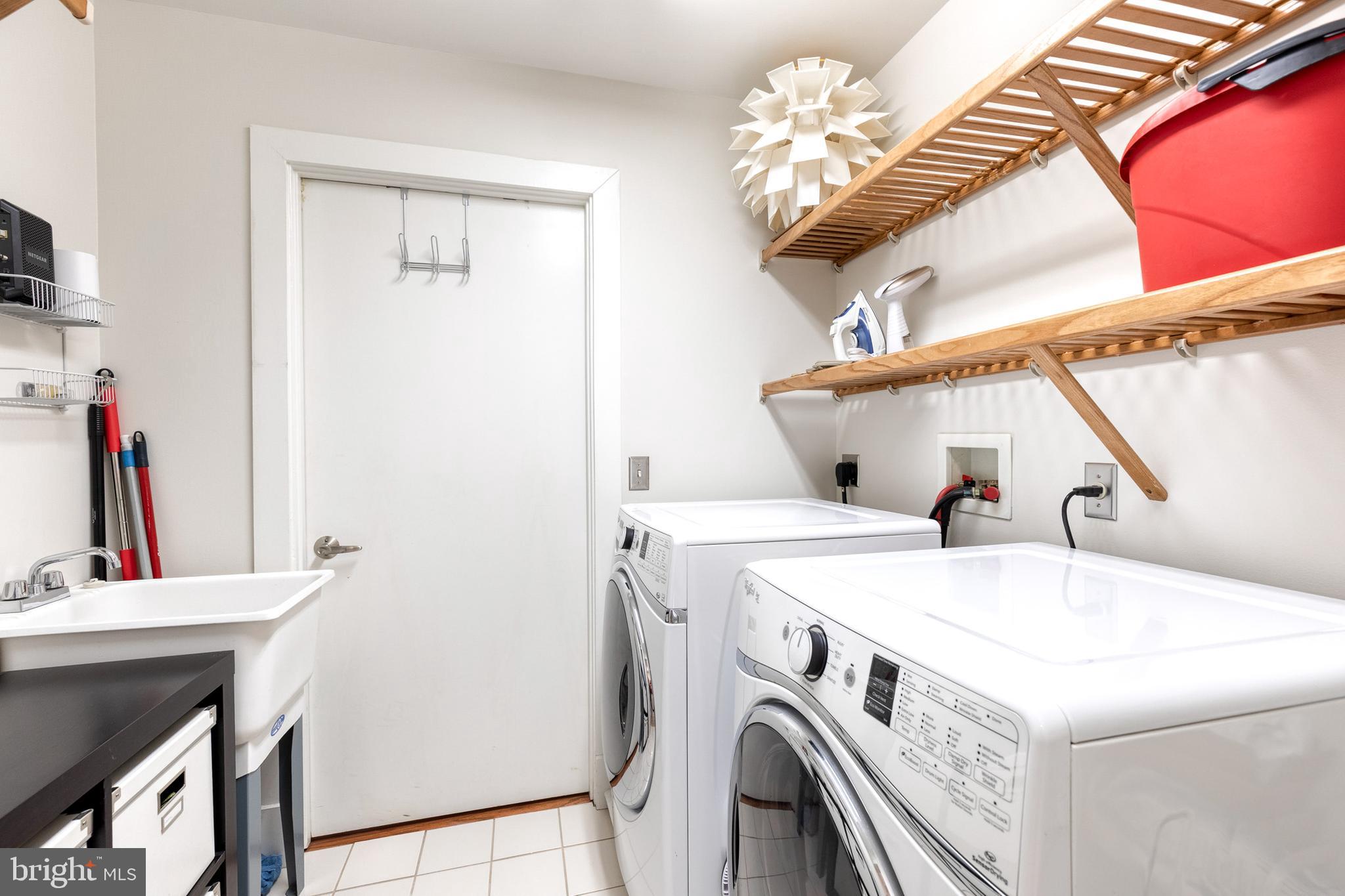 HARBOR EAST - Residential