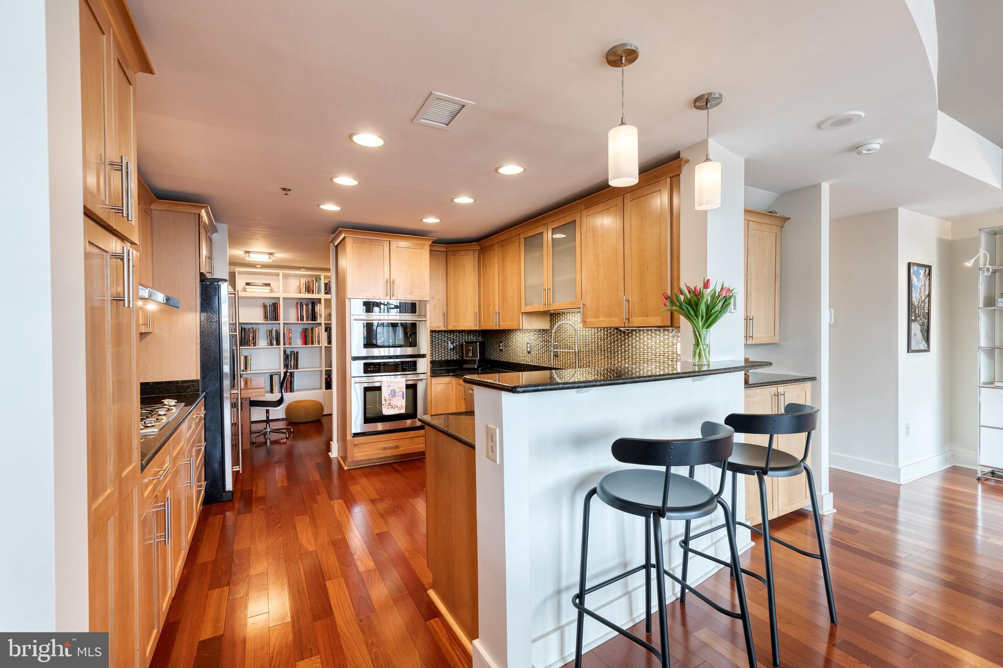 HARBOR EAST - Residential