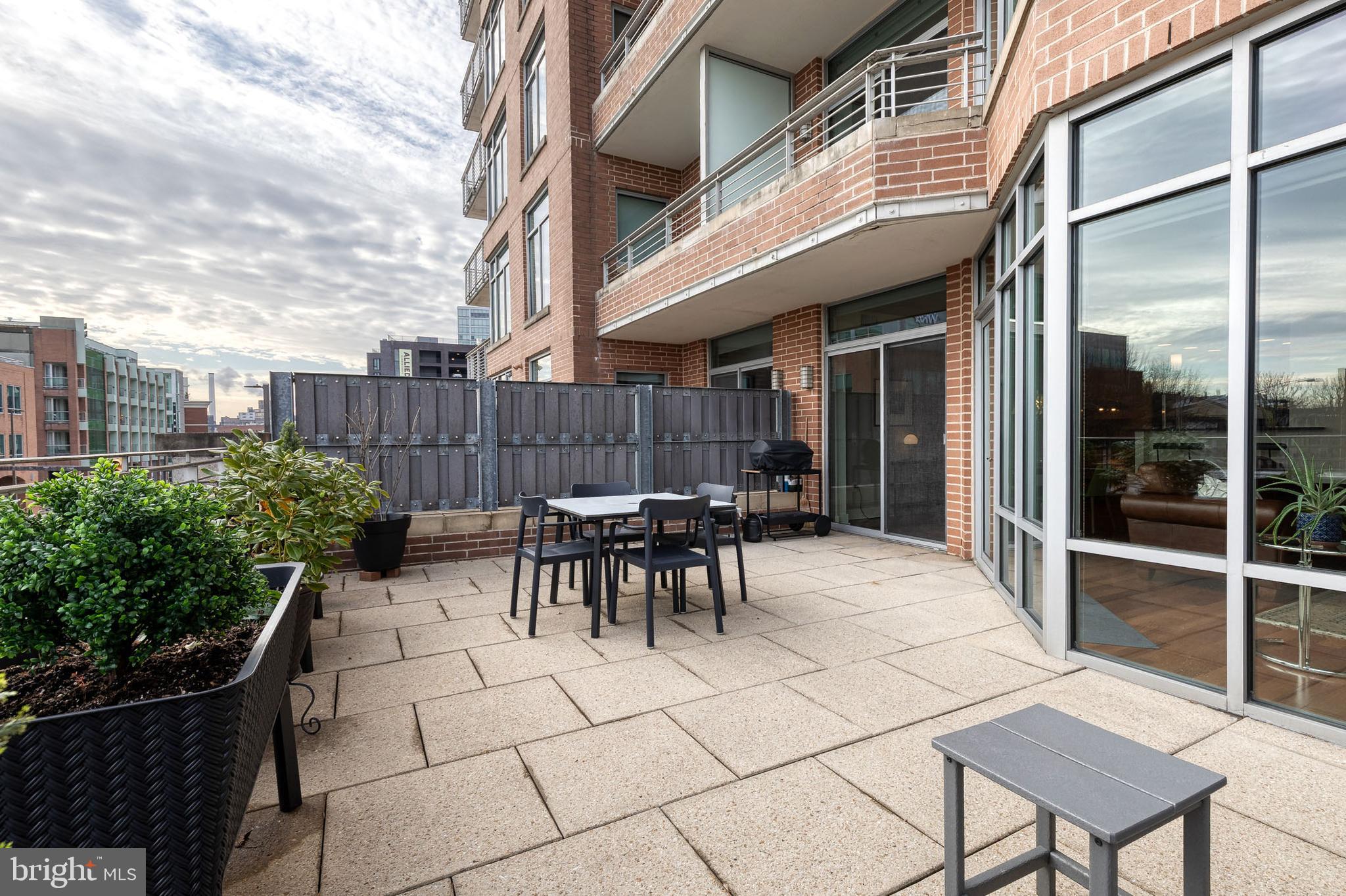 HARBOR EAST - Residential