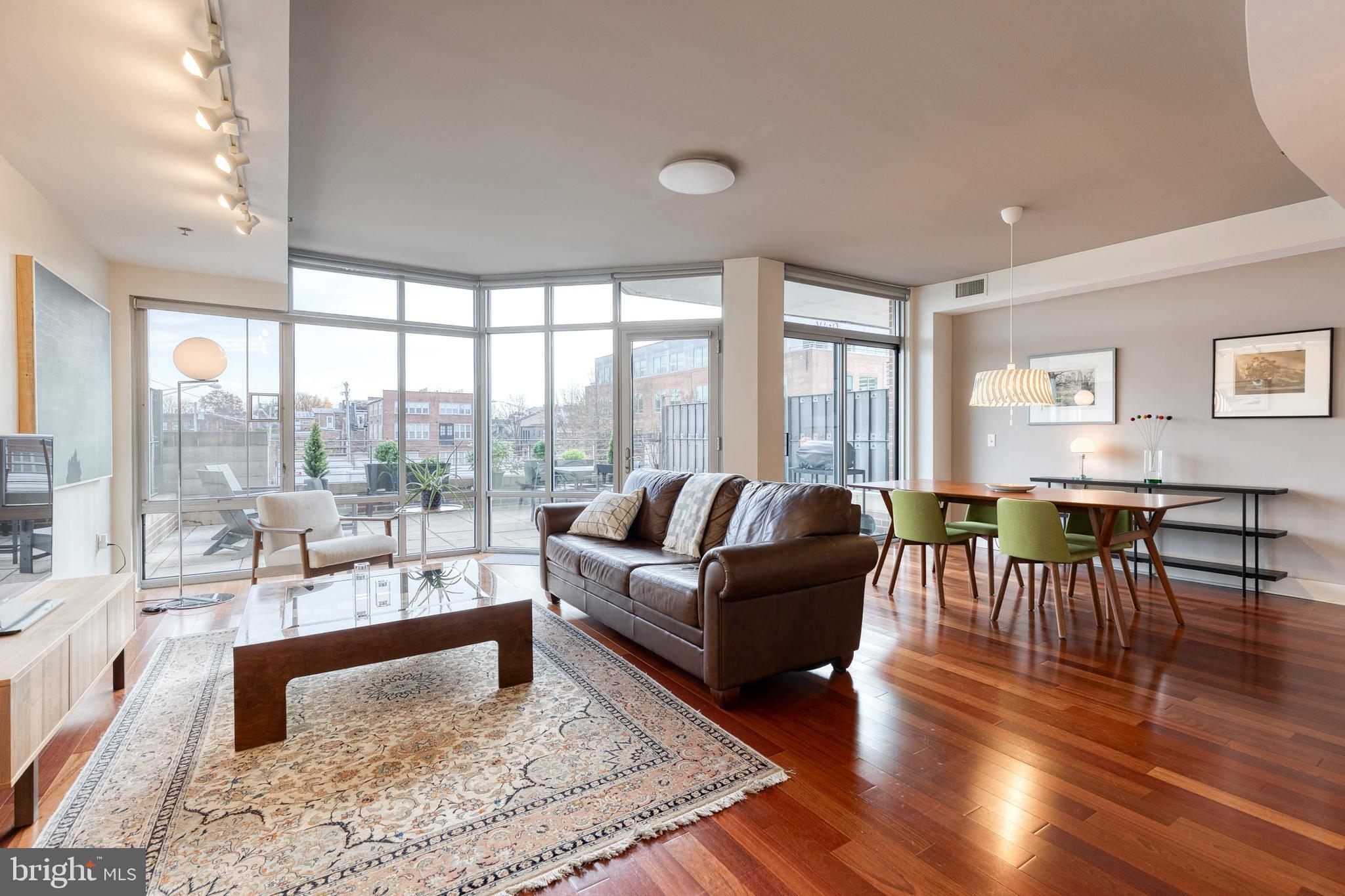 HARBOR EAST - Residential