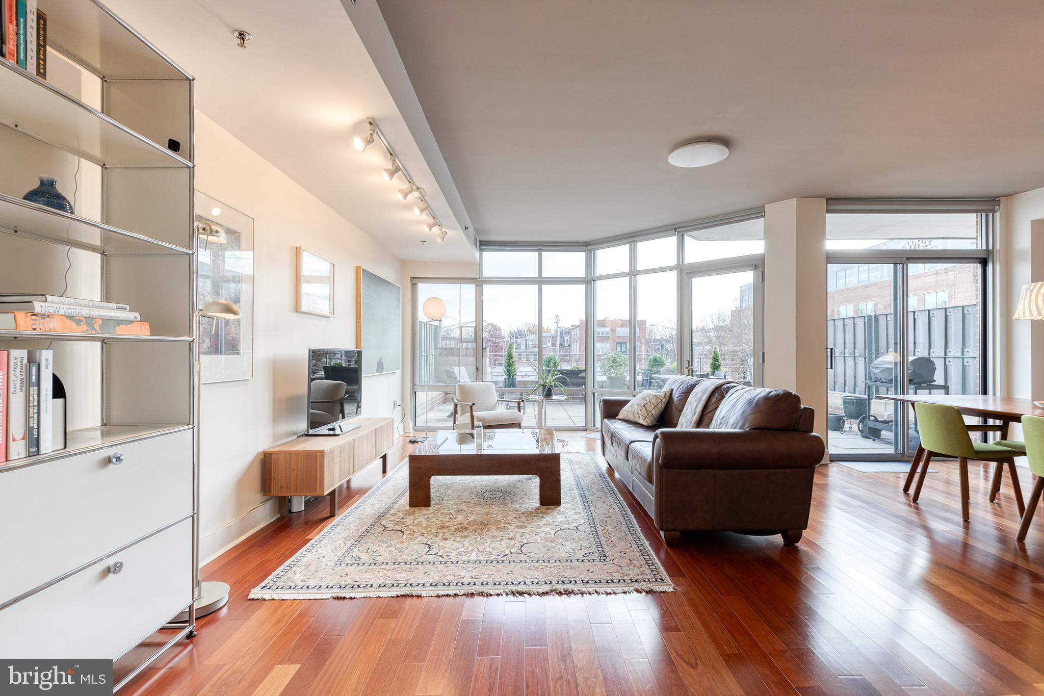 HARBOR EAST - Residential