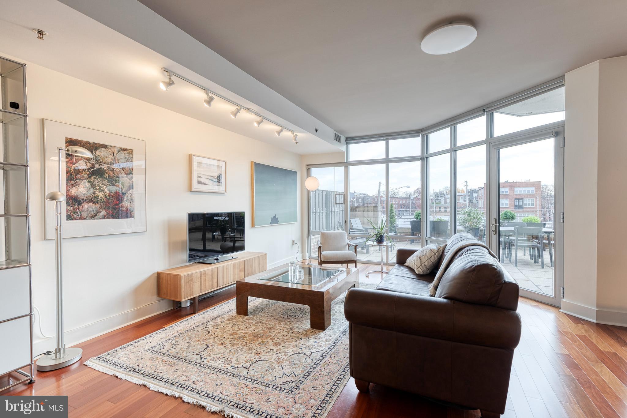 HARBOR EAST - Residential