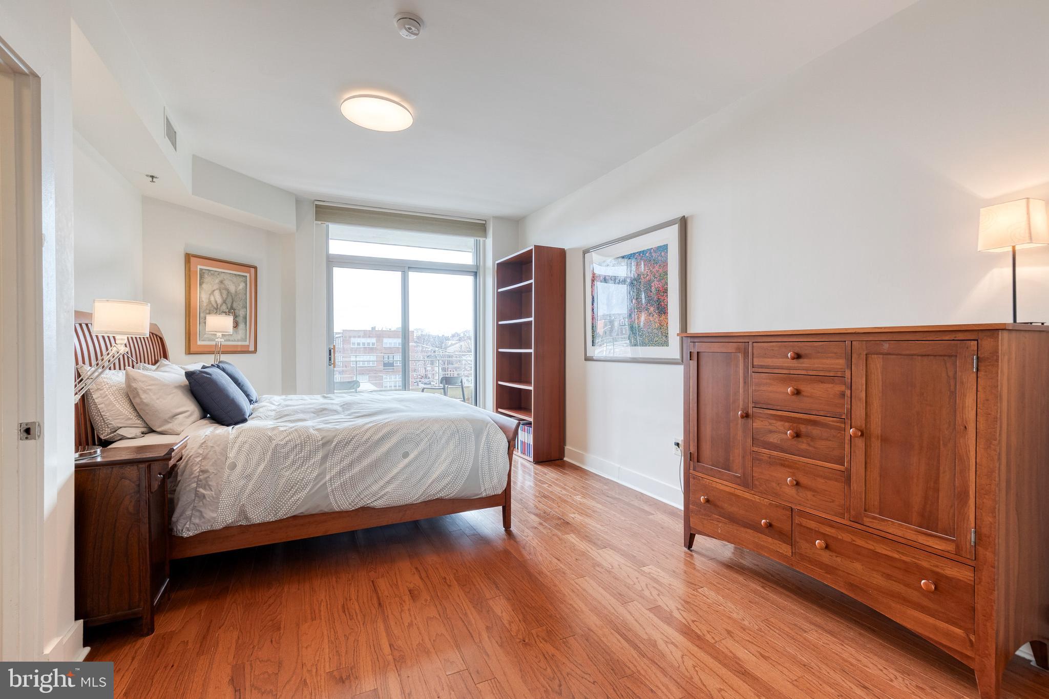 HARBOR EAST - Residential