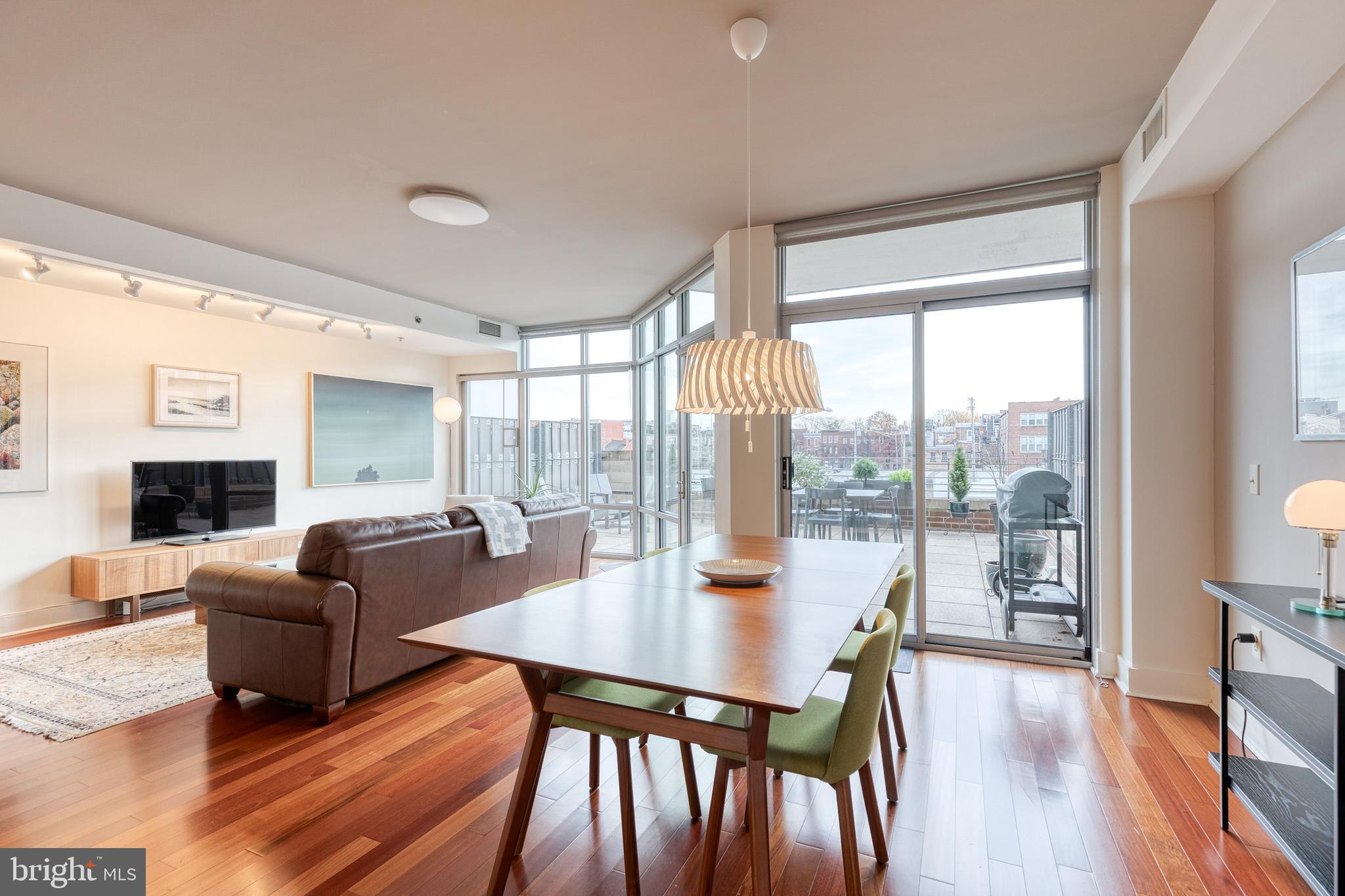 HARBOR EAST - Residential