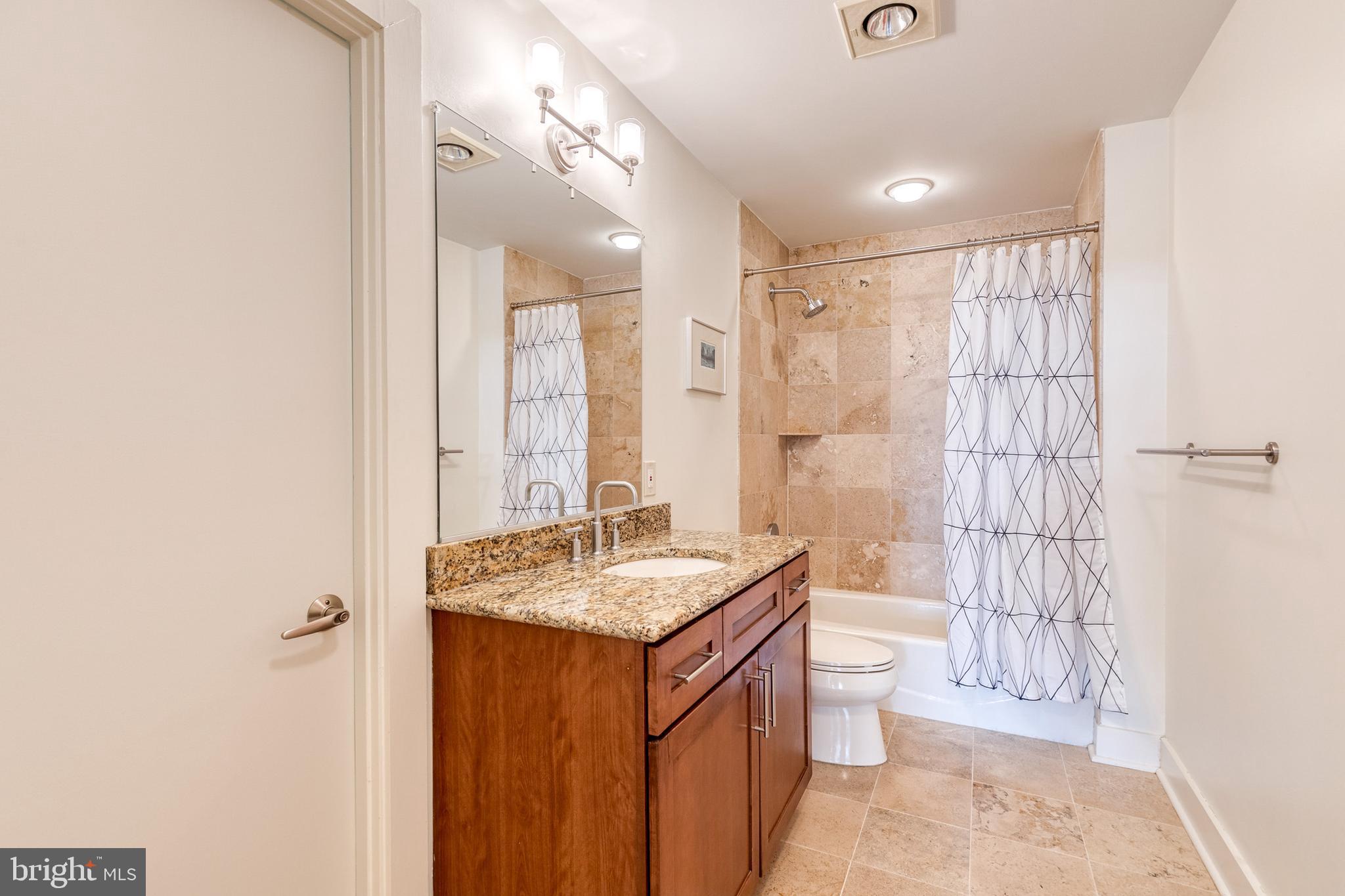 HARBOR EAST - Residential