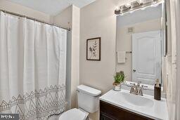 LARGO TOWN CENTER CONDOMINIUMS - Residential