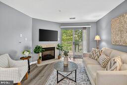 LARGO TOWN CENTER CONDOMINIUMS - Residential