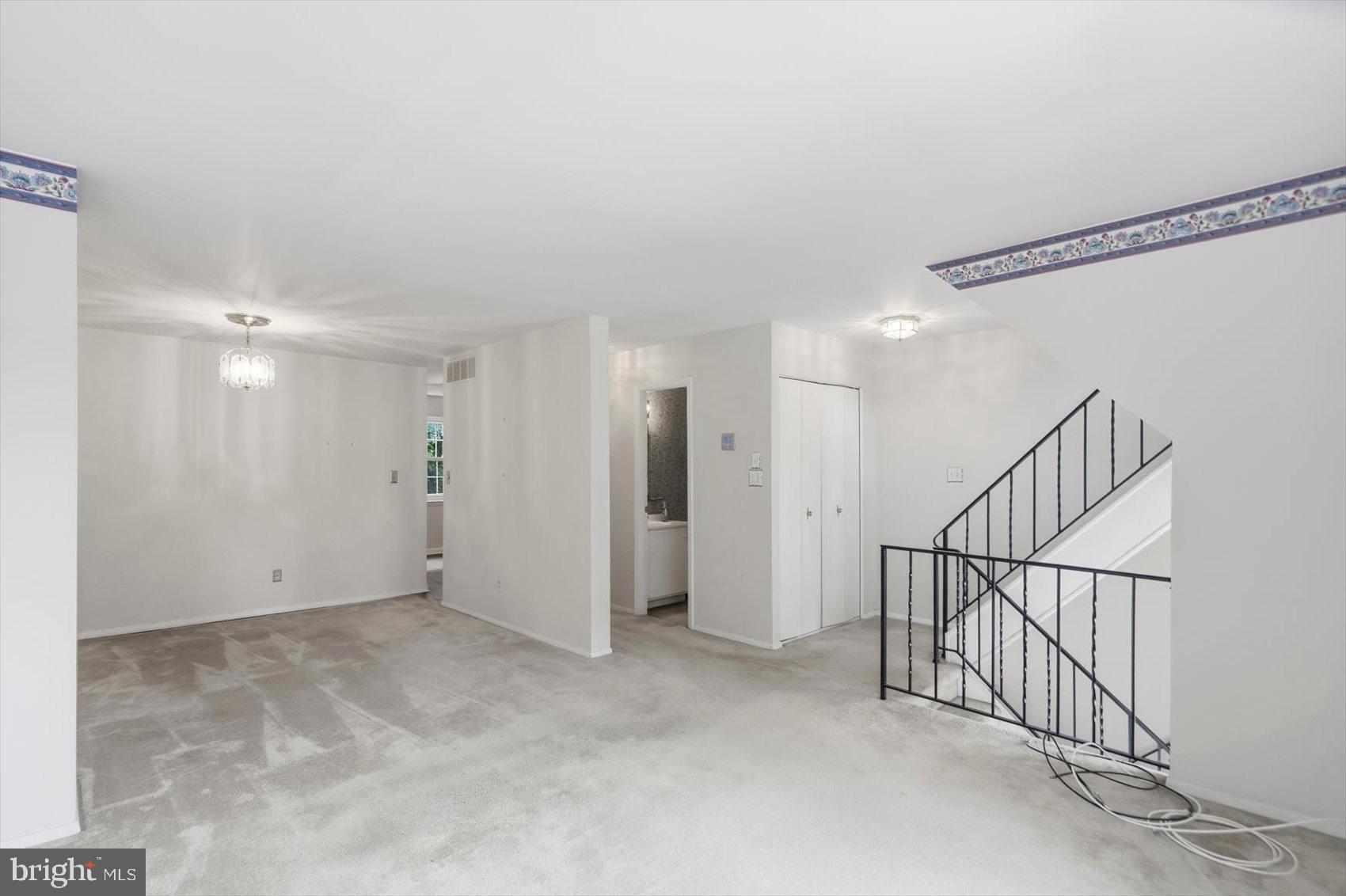 9 SUMMIT GREEN COURT