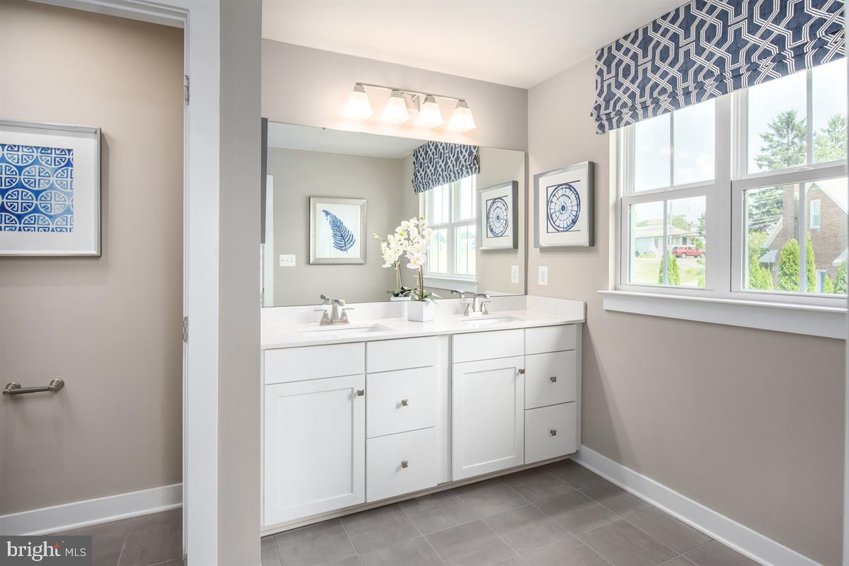 WOODBOURNE MANOR - Residential