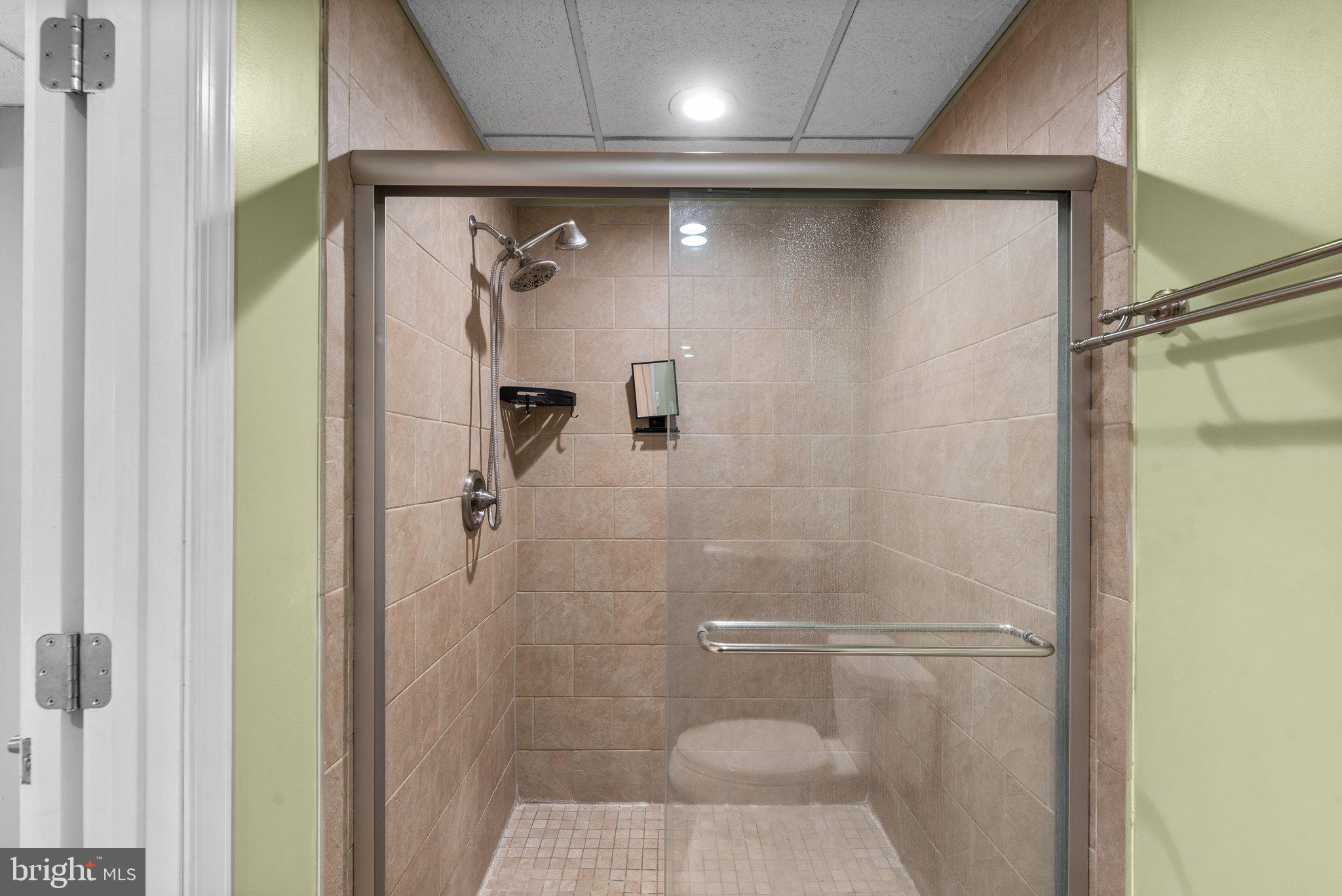 GREEN FIELD - Residential Lease