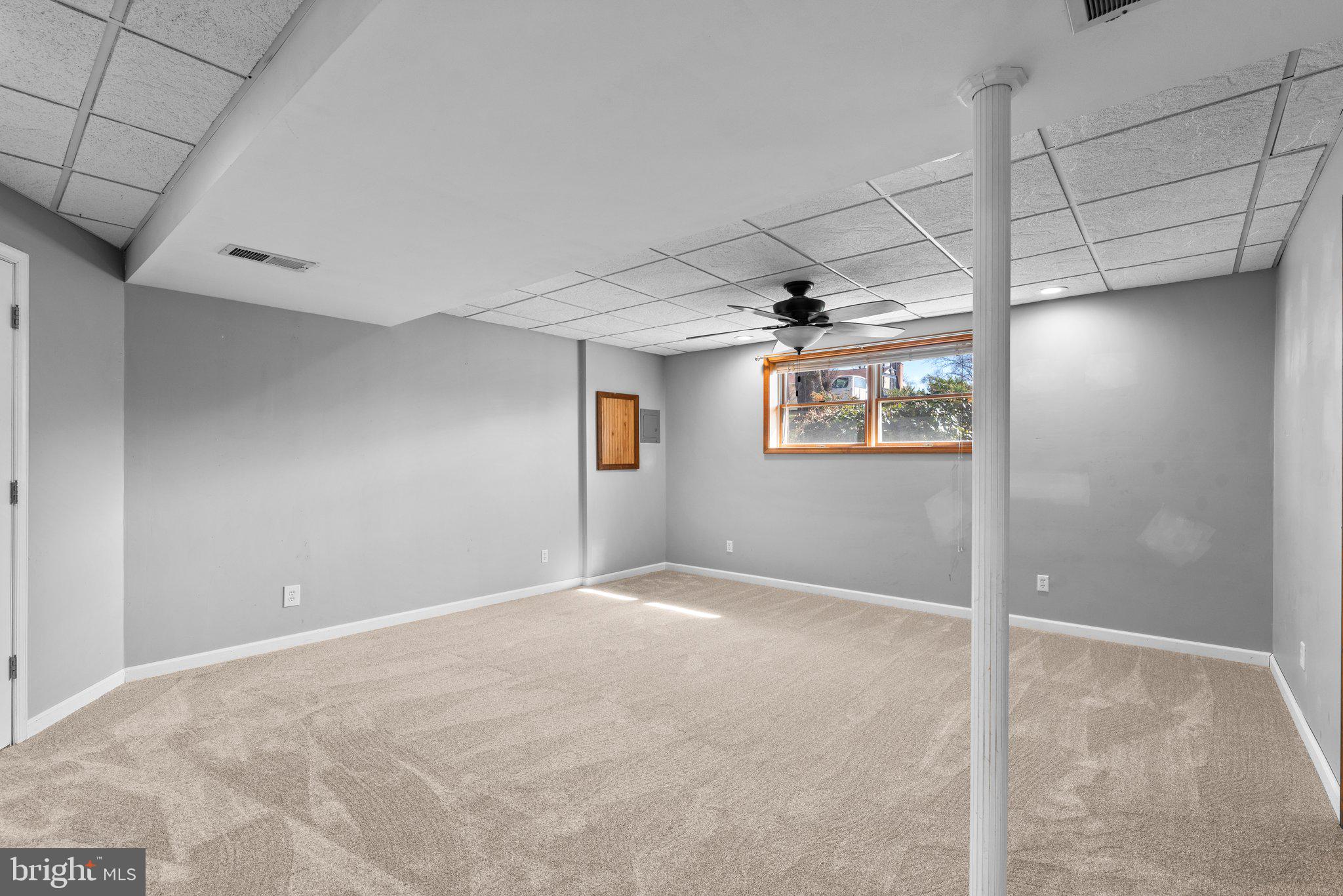 GREEN FIELD - Residential Lease