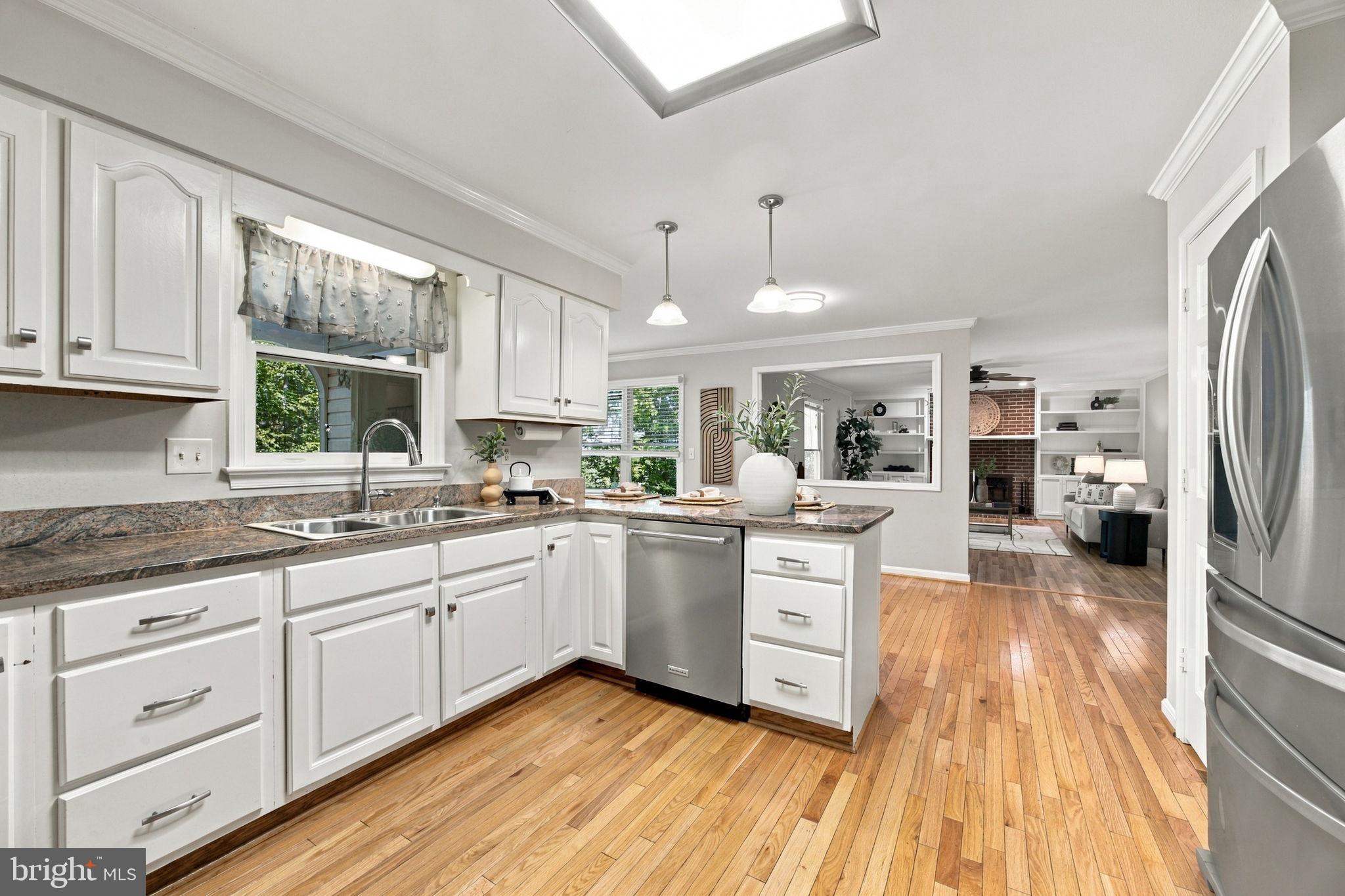 7907 COMMODORE COURT