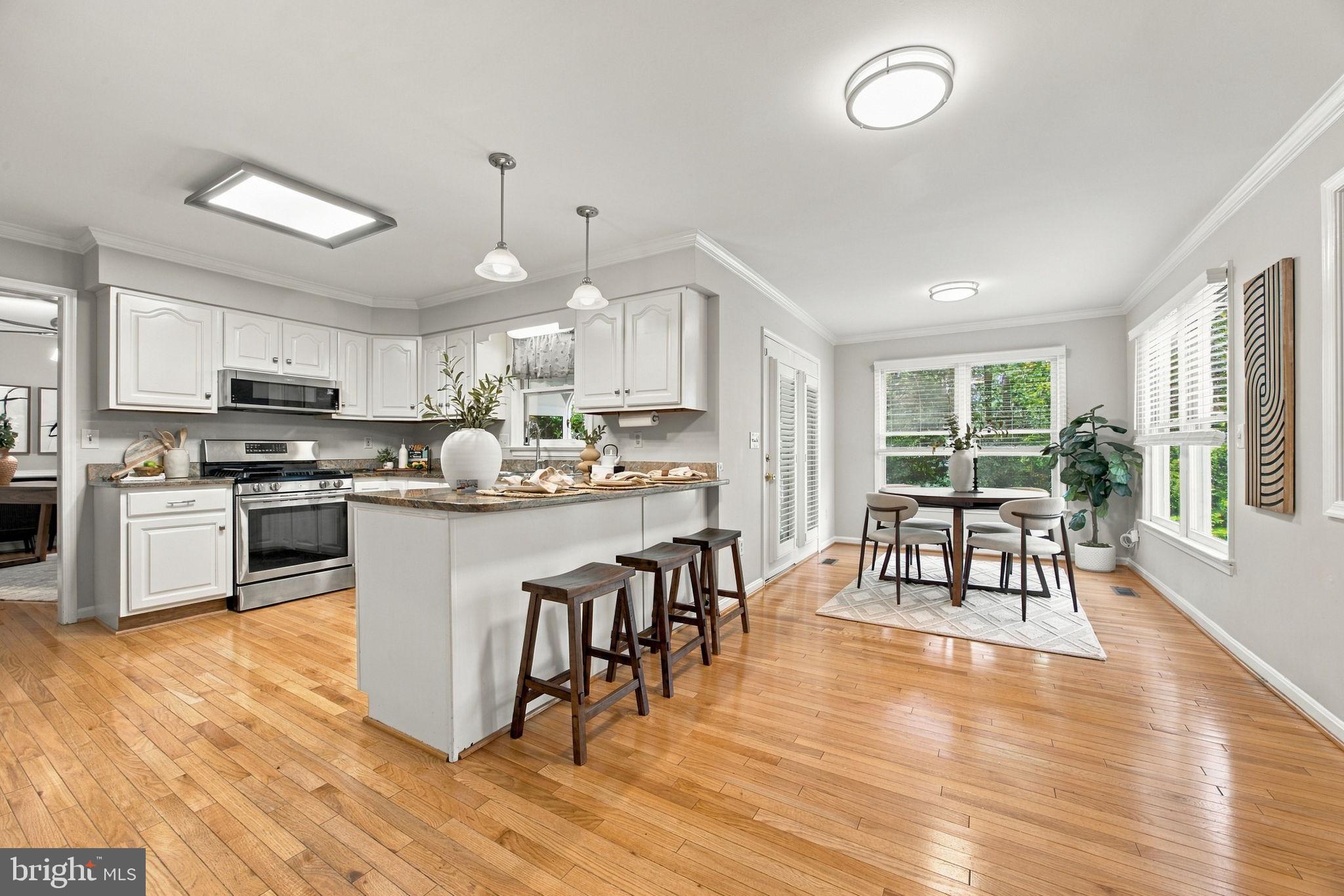 7907 COMMODORE COURT