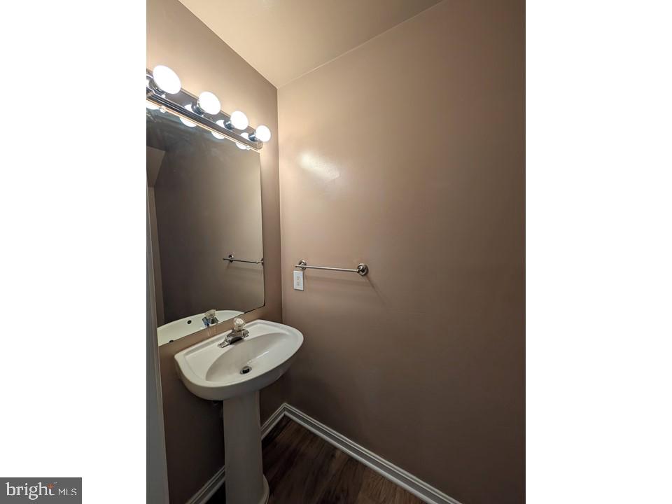 AVINGTON PARK - Residential