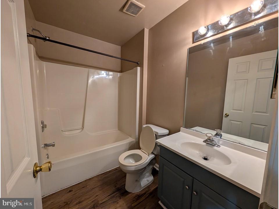 AVINGTON PARK - Residential