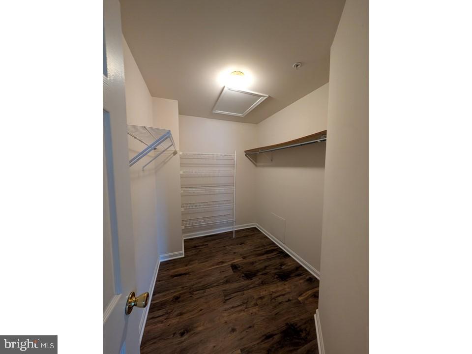 AVINGTON PARK - Residential