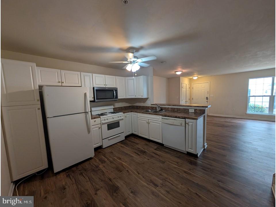 AVINGTON PARK - Residential