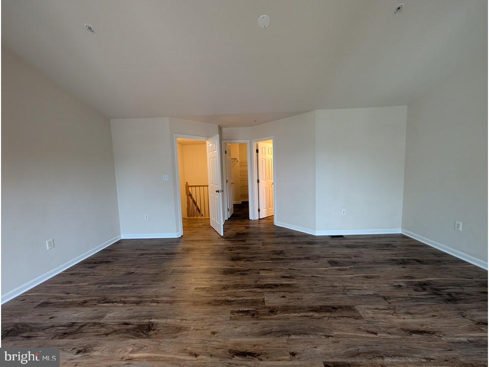 AVINGTON PARK - Residential