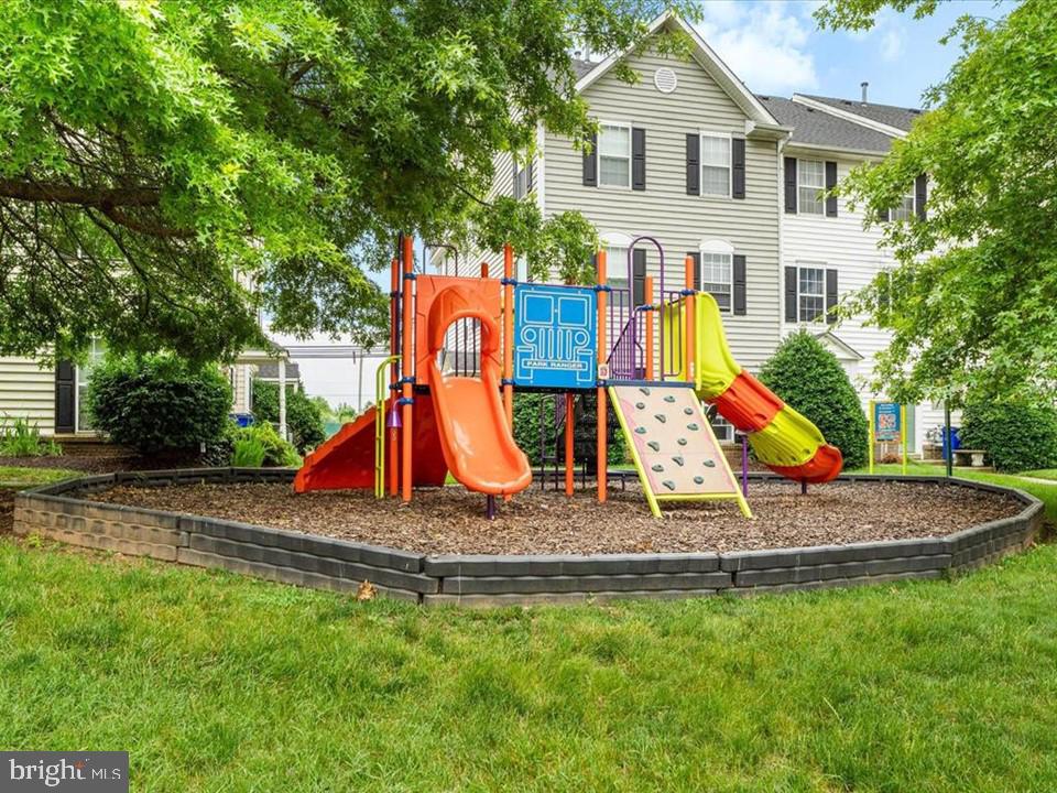 AVINGTON PARK - Residential