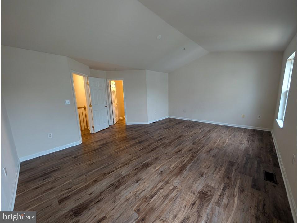 AVINGTON PARK - Residential