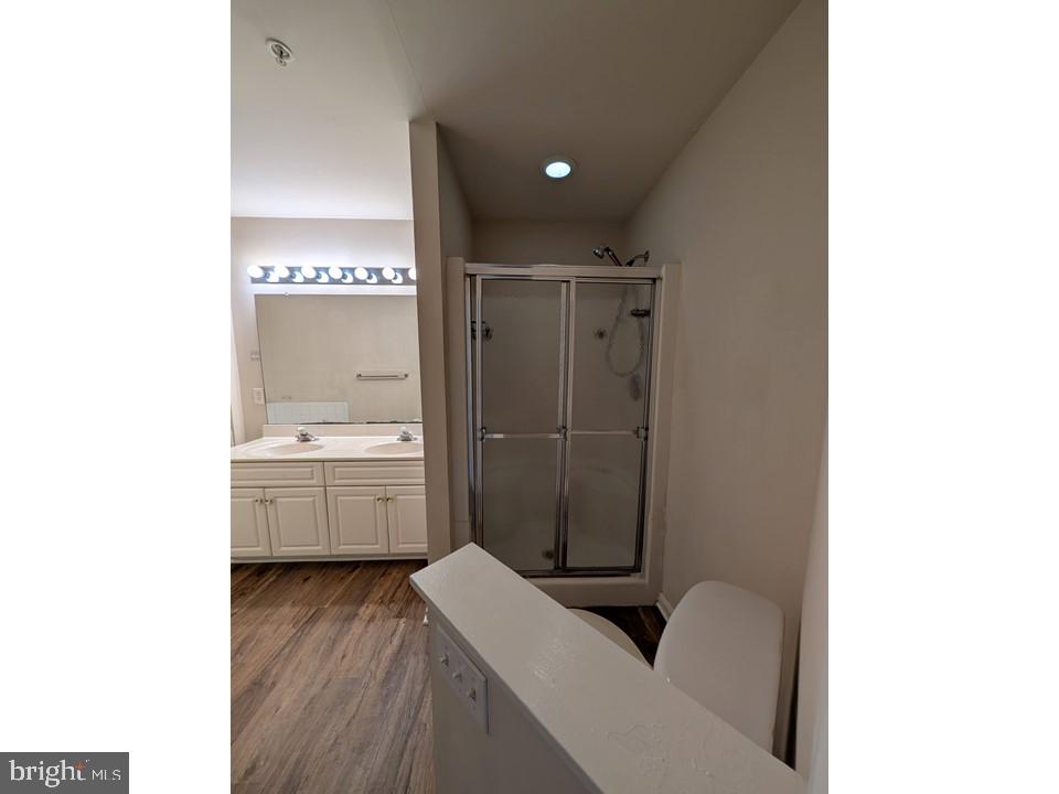 AVINGTON PARK - Residential